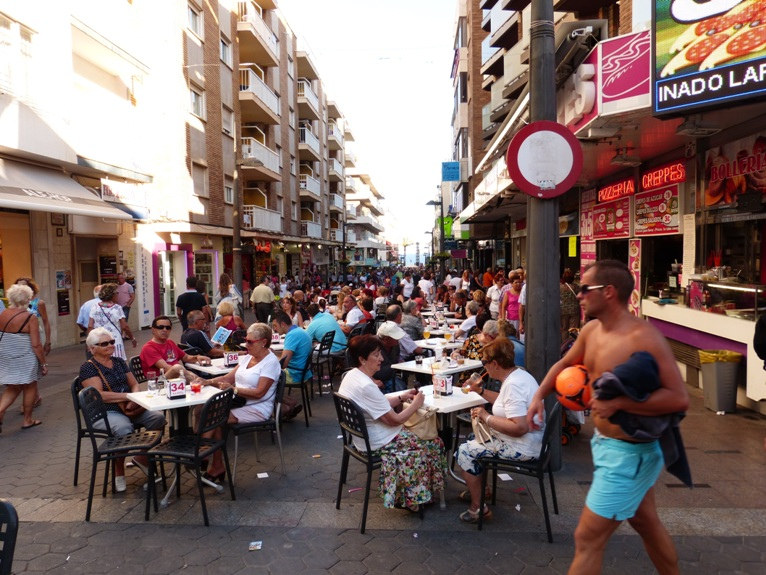 Explore Shopping Areas in Alicante on Foot - Alicante Blog